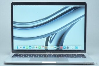 ZÁRUKA/Macbook Pro 13.3" TB/M1/8GB RAM/256GB SSD/CZ