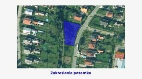 Stavebný pozemok s inž. sieťami 1050 m2 pre 2 domy