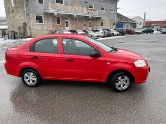 Predam krasny Chevrolet aveo 1.2 53kw 2009