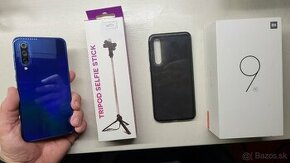 Xiaomi Mi9 SE dual 6/64GB + obal a selfie stick