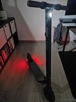 Ninebot Kickscooter ES2 - 1