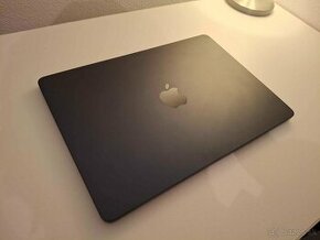 Macbook Air M2 / 8GB RAM / 256GB SSD