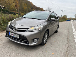 TOYOTA VERSO