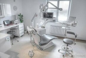 Zdravotná sestra/zubný asistent