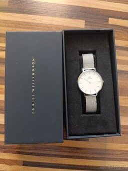 Predám dámske hodinky značky Daniel Wellington