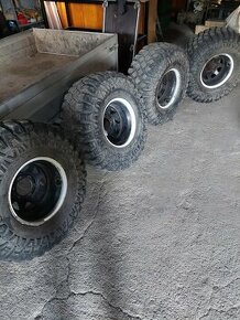 Maxxis creepy crawler LT 35x12.5 r15 - 1