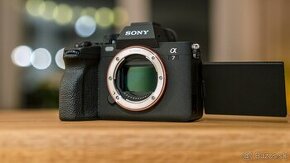 NOVÝ Sony Alpha A7 IV - 3 roky záruka PREDANÝ