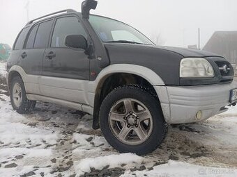 Suzuki Grand Vitara V6 2.5 benzín