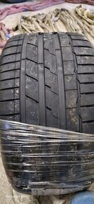 Hankook 285/30 R21