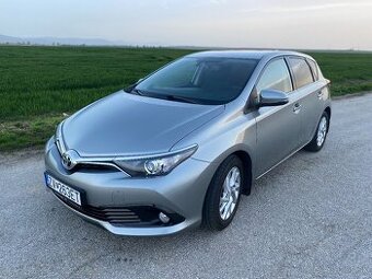 Toyota Auris 1.6 97kw automat(cvt)