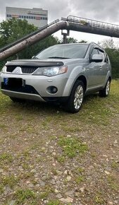 Mitsubishi Outlander 2.2 DI-D 4x4 instyle 7miest navi xenon