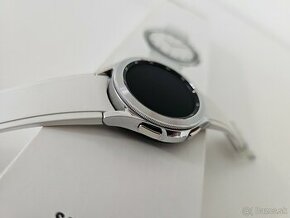 Samsung Galaxy Watch 4 Classic Silver 42mm - 1