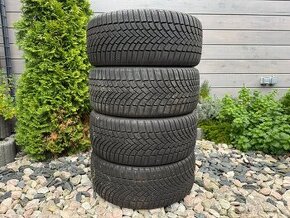 225/40 R18