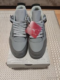 Jordan 4 Wet Cement s visačkou