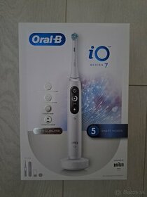 Zubná kefka Oral-B iO7 Series White Alabaster - 1