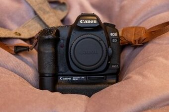 Canon 5D Mark II s príslušenstvom