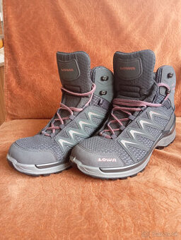 Lowa Inox Pro GTX Mid