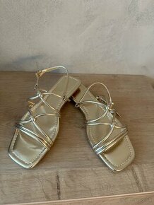 nove sandale-Sardinia
