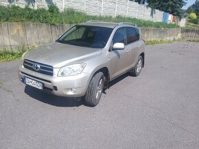 Predam.Toyotu Rav 2.2 diesel, 4/4 .r.v 2008 naj 176 tisic