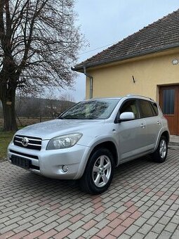 Toyota Rav4 D-CAT 2.2D 4x4 = Uzávierka, 130kW Top Stav =