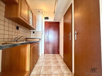 NA PREDAJ GARSÓNKA S BALKÓNOM V CENTRE MESTA, 24M2, ŠTEFÁNIK