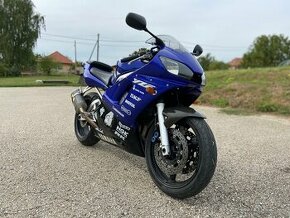 Yamaha R6