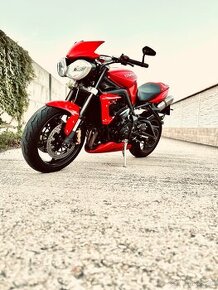 Triumph Street Triple R 675