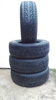 Predám 4 jazdené zimné Pirelli Chrono 215/65 R16C