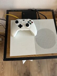 X BOX One S 1B - 1