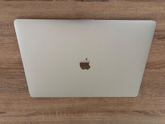 Apple MacBook Pro 15,4"