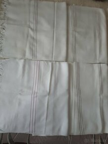 Staré ĺanové doma tkané uteráky