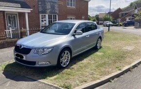 Prodám Škoda Superb II 1,9 TDI R.v. 2012 - 125 kW - 1