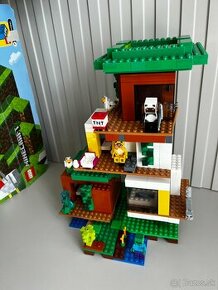 Predam LEGO® Minecraft® 21174 Moderný domček na strome