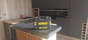 Úplne NOVÁ DeWalt aku. DCD777M2T + nabíja + 2x4a