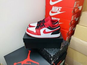 Nike Air Jordan 1 Low Bulls ,