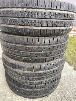 pneu NEXEN 215/70/r15c --- dot/22