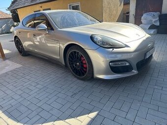 Porsche panamera gts - 1