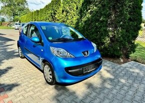 Peugeot 107 1,0 i klima Top stav benzín manuál 50 kw