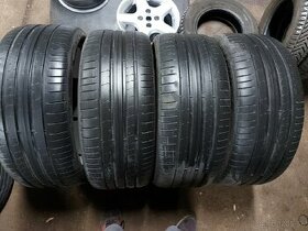 275/35R22 Pirelli P Zero - 1