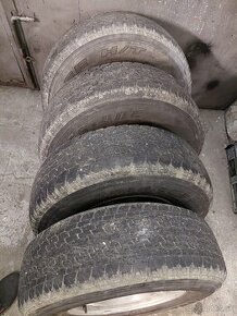 Predám pneu 255/70R15