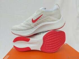 Dámské běžecké boty Nike Zoom Fly 4, vel. 39 (CT2392-006) - 1