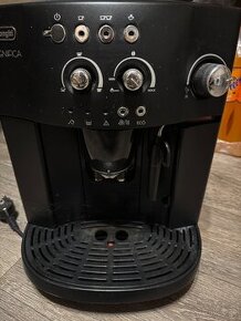 Kavovar delonghi