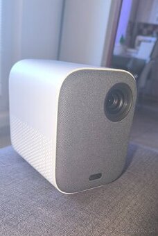 Predám Mi Smart Compact Projector