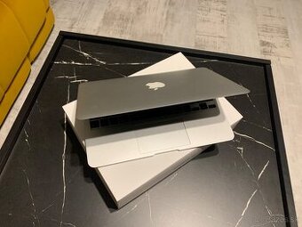 Macbook Air 13-palcový / 2014 - 1