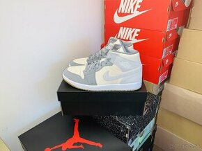 Nike Air Jordan 1 Mid Coconut Milk, Eu42 - 1