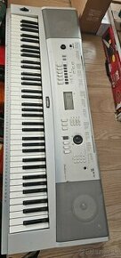 yamaha  dgx 220 - 1