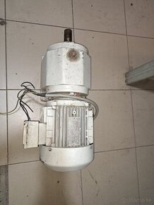 Elektromotor s prevodovkou SEW 1,5kw 60ot/min