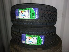 2ks 215/59R17 95H XL Zimné nové pneu 2023