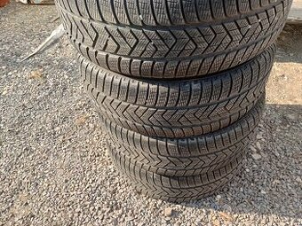 Predam 4ks pneu 235/65/r17 zimne 108H Pirelli