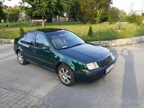 Volkswagen Bora 1.6i  77kw